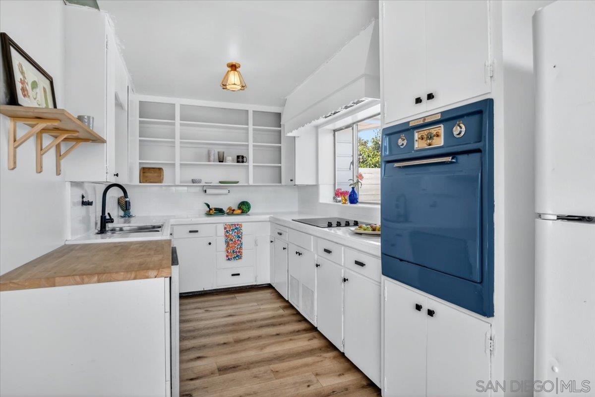 Detail Gallery Image 7 of 55 For 630  Cortez Ave, Vista,  CA 92084 - 3 Beds | 2/1 Baths