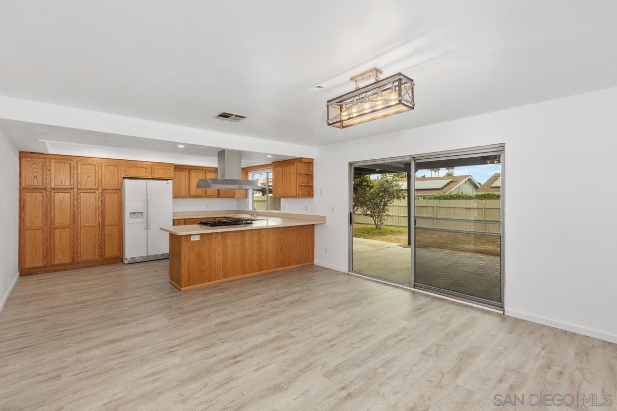 Detail Gallery Image 13 of 29 For 1230  East, Imperial Beach,  CA 91932 - 4 Beds | 3 Baths