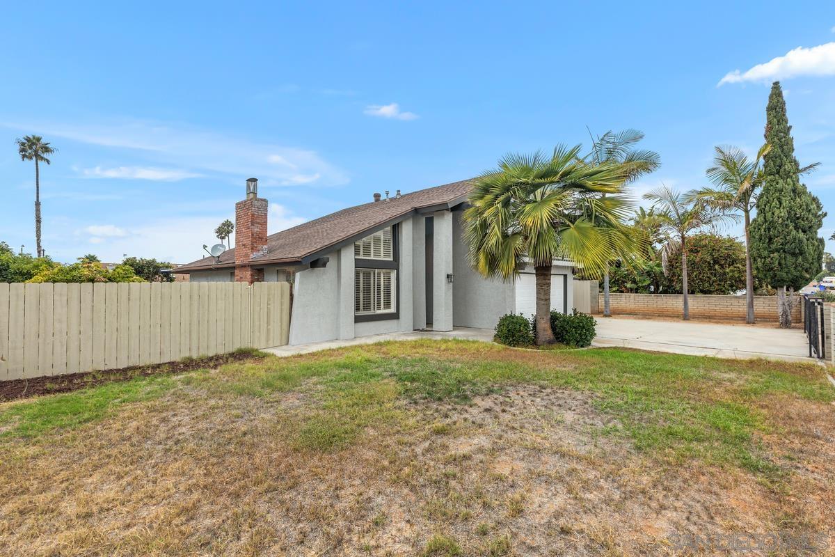 Detail Gallery Image 3 of 29 For 1230  East, Imperial Beach,  CA 91932 - 4 Beds | 3 Baths