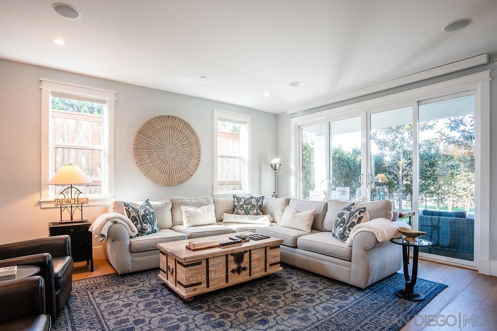 Detail Gallery Image 12 of 45 For 375  C Avenue, Coronado,  CA 92118 - 3 Beds | 2/1 Baths