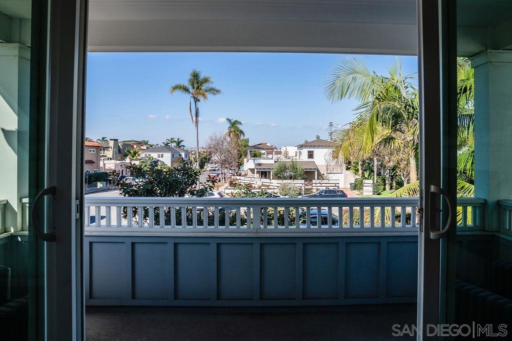 Detail Gallery Image 13 of 45 For 375  C Avenue, Coronado,  CA 92118 - 3 Beds | 2/1 Baths