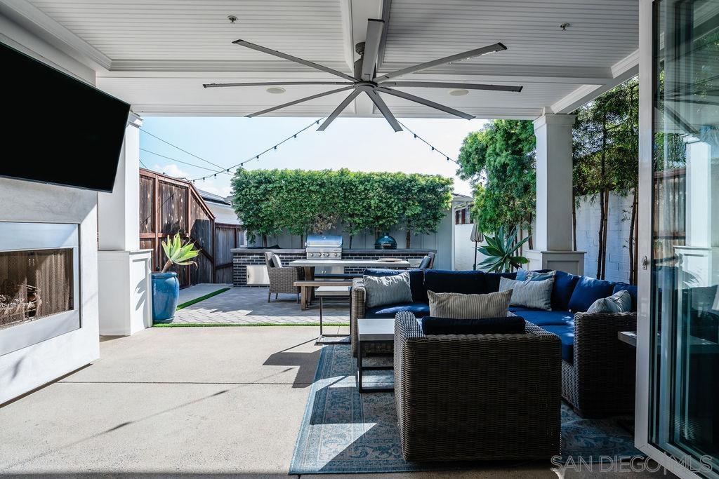 Detail Gallery Image 4 of 45 For 375  C Avenue, Coronado,  CA 92118 - 3 Beds | 2/1 Baths