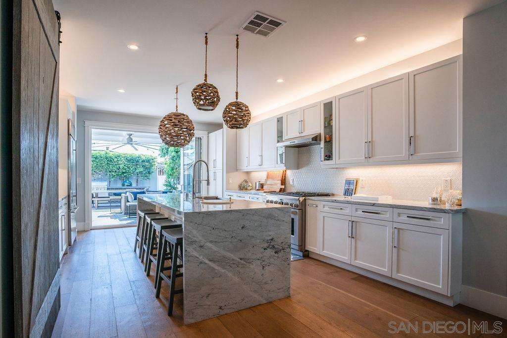 Detail Gallery Image 6 of 45 For 375  C Avenue, Coronado,  CA 92118 - 3 Beds | 2/1 Baths