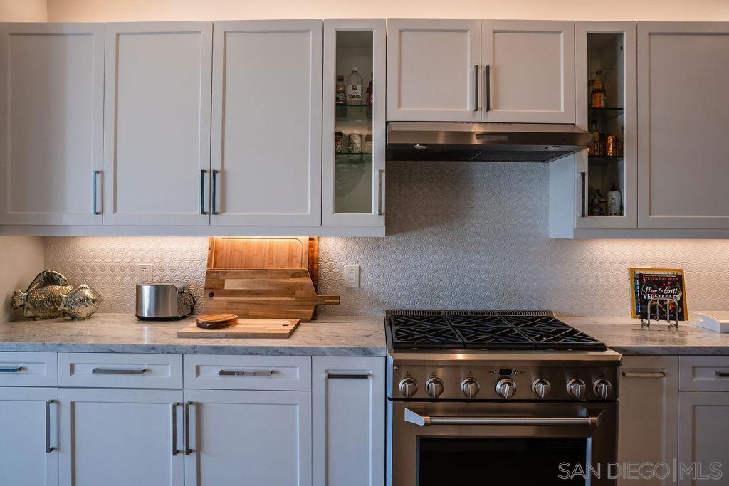 Detail Gallery Image 7 of 45 For 375  C Avenue, Coronado,  CA 92118 - 3 Beds | 2/1 Baths