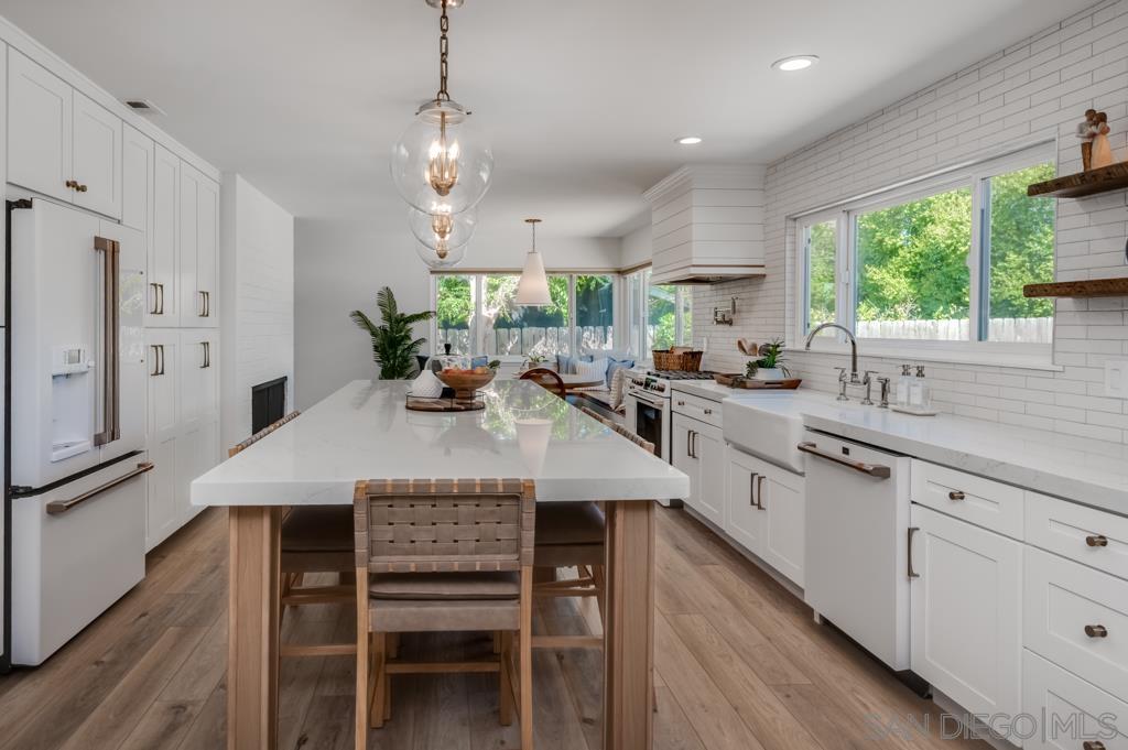 Front Image Thumbnail for SD260008803