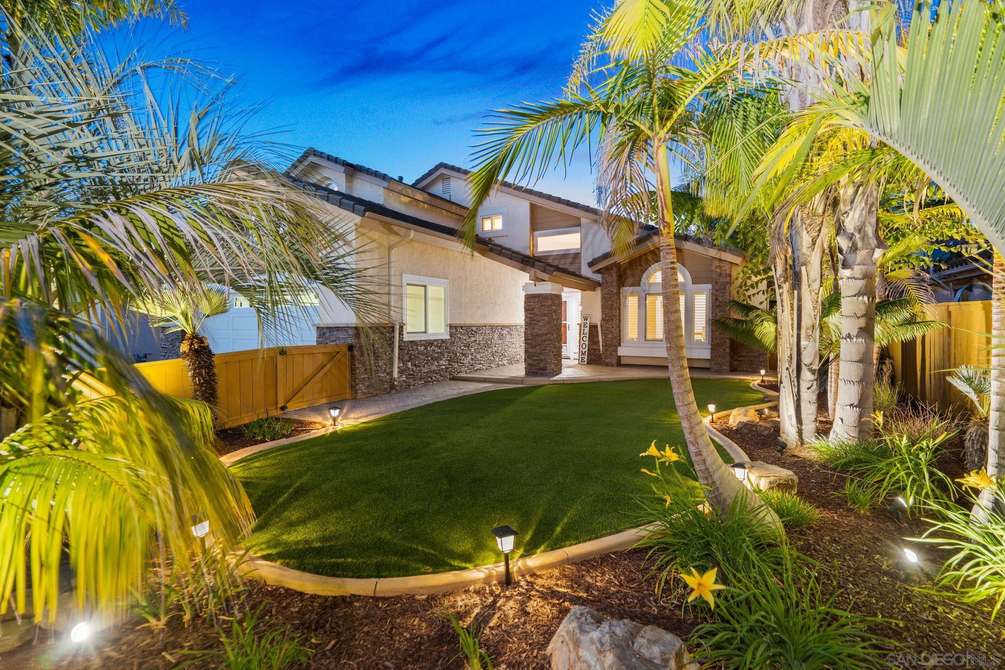 Detail Gallery Image 12 of 71 For 1091  La Tortuga, Vista,  CA 92081 - 4 Beds | 3 Baths