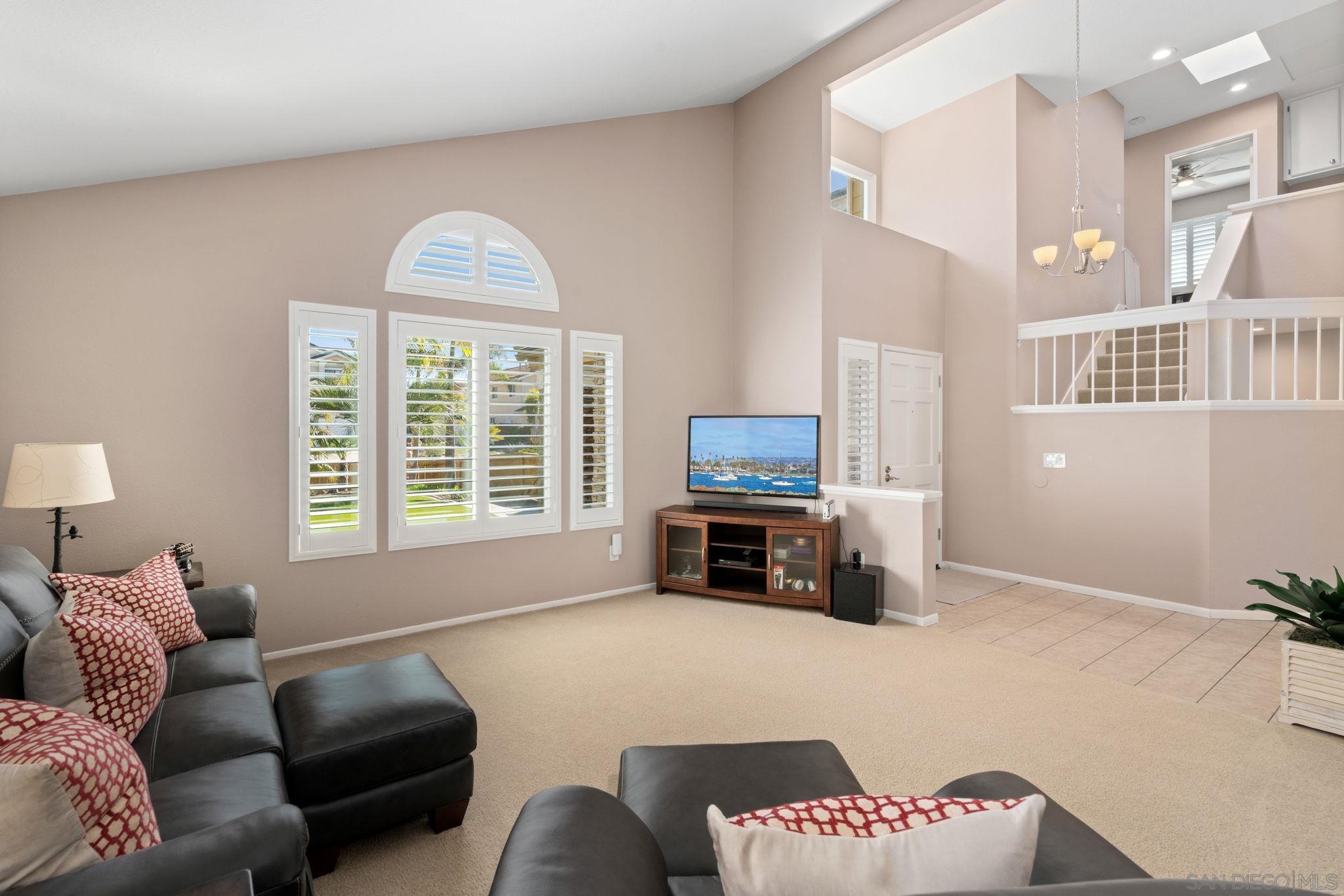 Detail Gallery Image 16 of 71 For 1091  La Tortuga, Vista,  CA 92081 - 4 Beds | 3 Baths