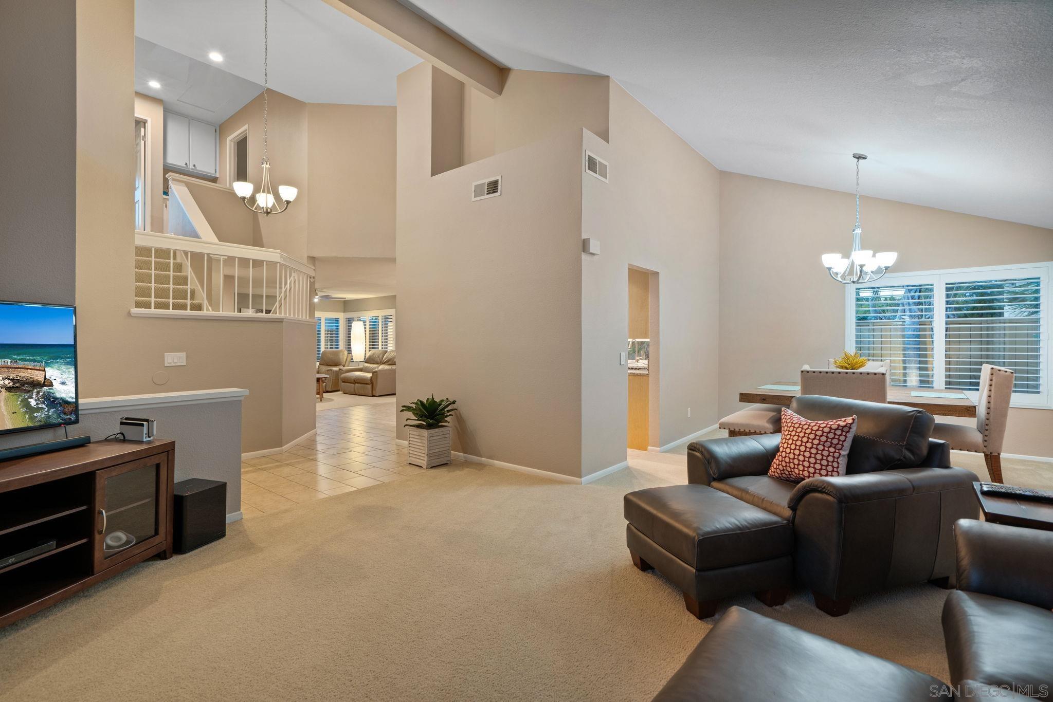 Detail Gallery Image 18 of 71 For 1091  La Tortuga, Vista,  CA 92081 - 4 Beds | 3 Baths