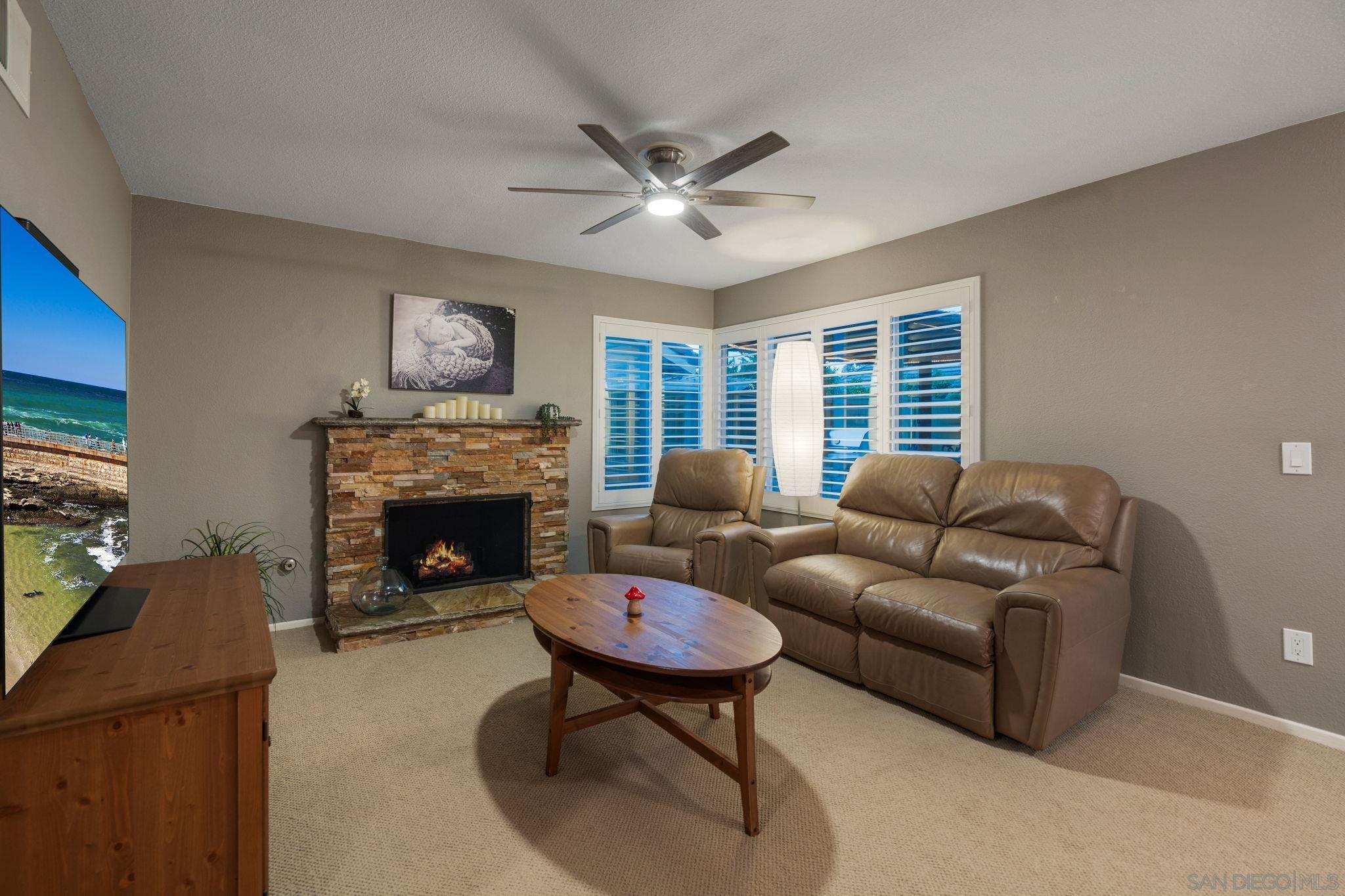 Detail Gallery Image 19 of 71 For 1091  La Tortuga, Vista,  CA 92081 - 4 Beds | 3 Baths