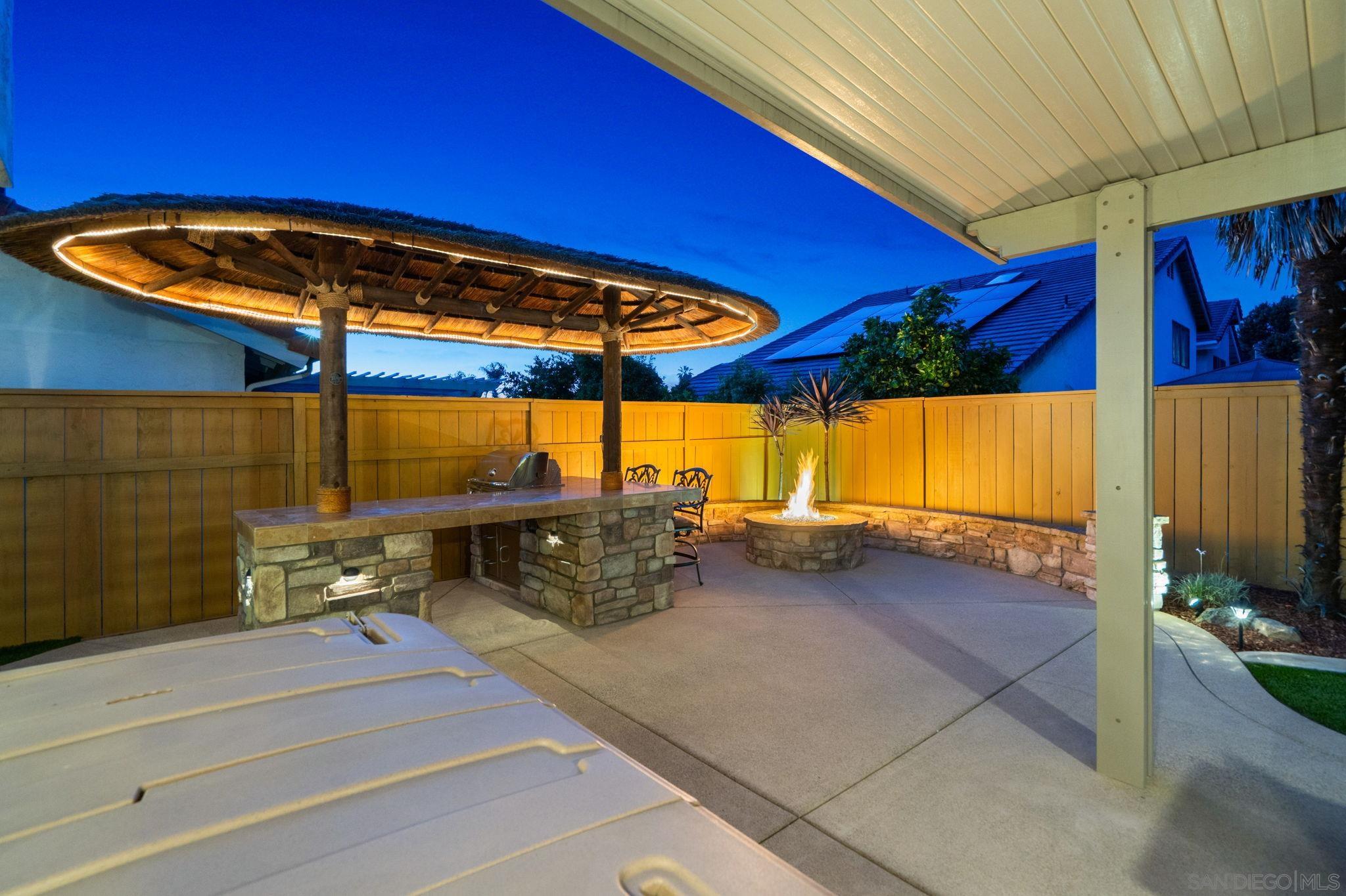 Detail Gallery Image 3 of 71 For 1091  La Tortuga, Vista,  CA 92081 - 4 Beds | 3 Baths