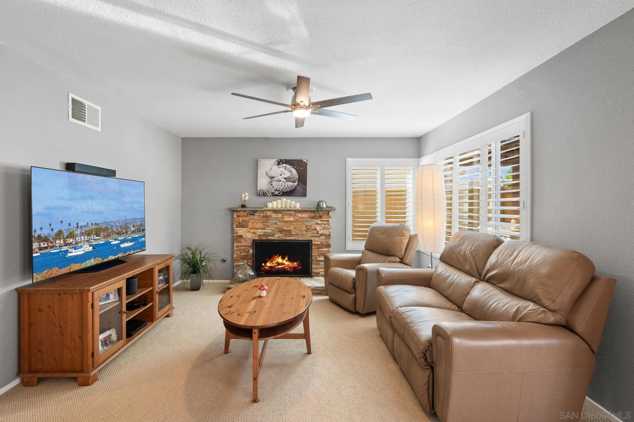 Detail Gallery Image 22 of 71 For 1091  La Tortuga, Vista,  CA 92081 - 4 Beds | 3 Baths