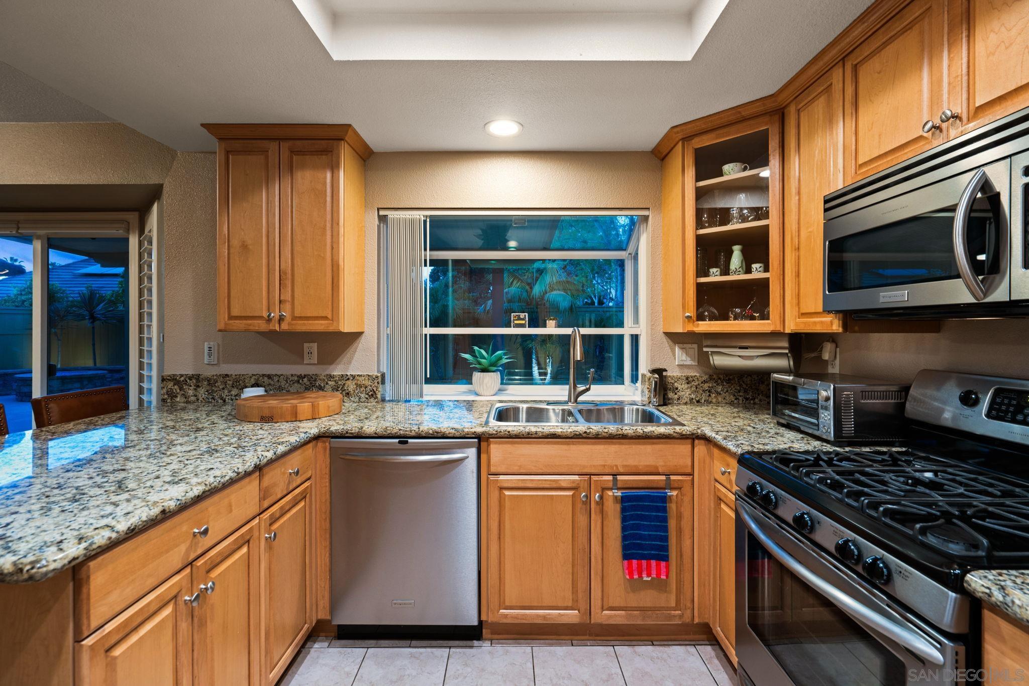 Detail Gallery Image 27 of 71 For 1091  La Tortuga, Vista,  CA 92081 - 4 Beds | 3 Baths