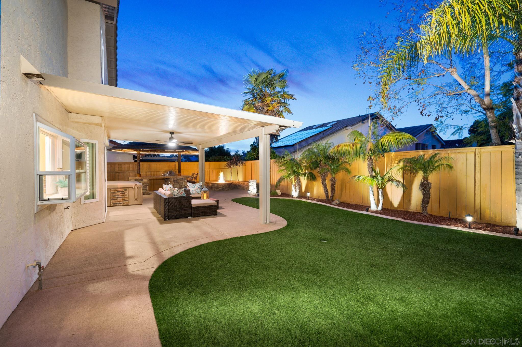 Detail Gallery Image 6 of 71 For 1091  La Tortuga, Vista,  CA 92081 - 4 Beds | 3 Baths