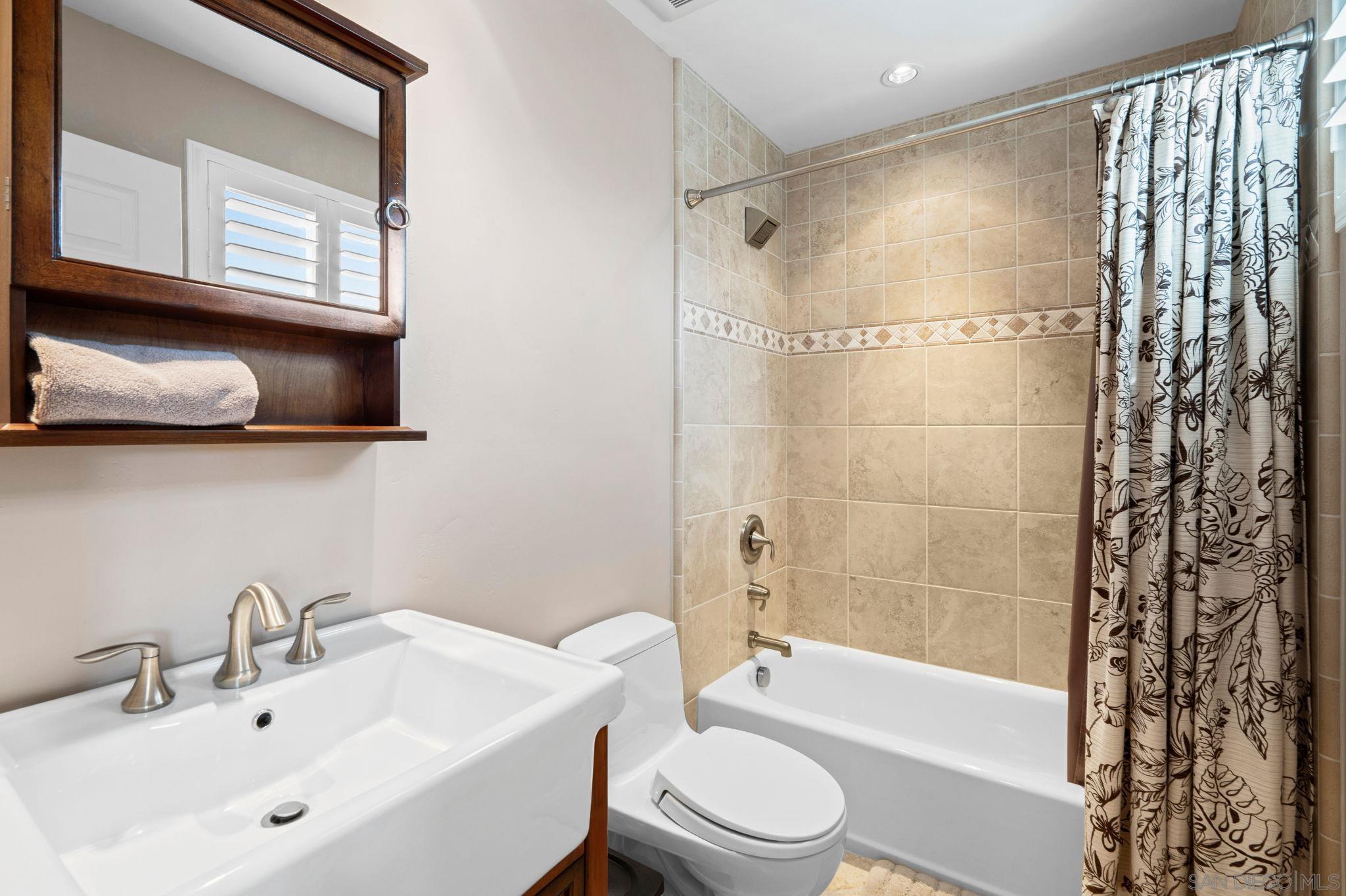 Detail Gallery Image 62 of 71 For 1091  La Tortuga, Vista,  CA 92081 - 4 Beds | 3 Baths