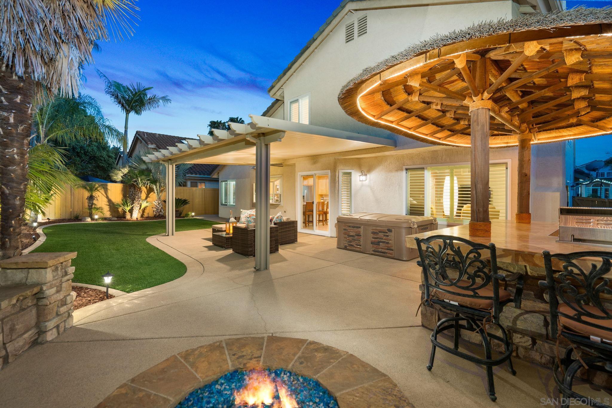 Detail Gallery Image 10 of 71 For 1091  La Tortuga, Vista,  CA 92081 - 4 Beds | 3 Baths