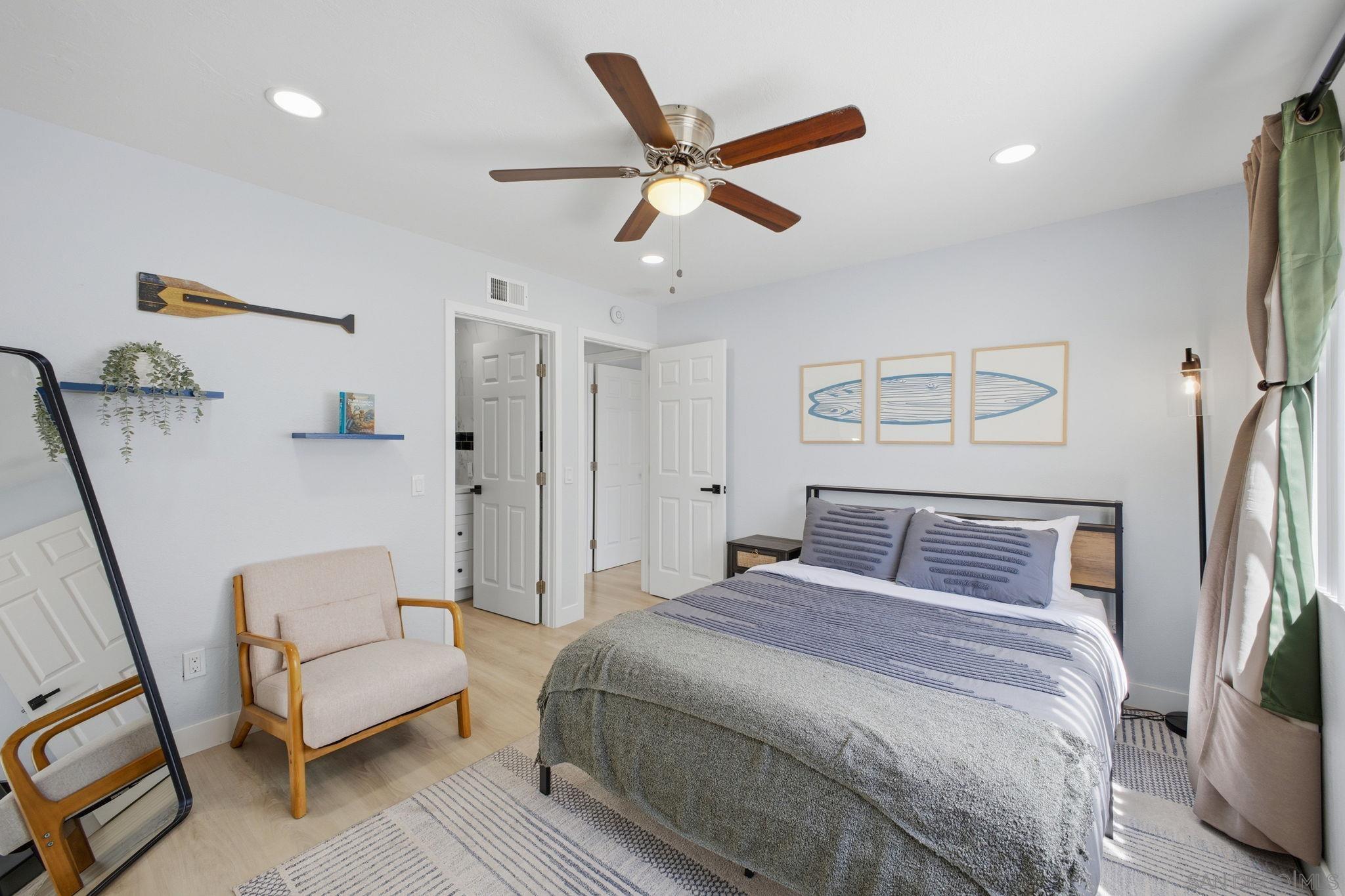 Front Image Thumbnail for SD260008830