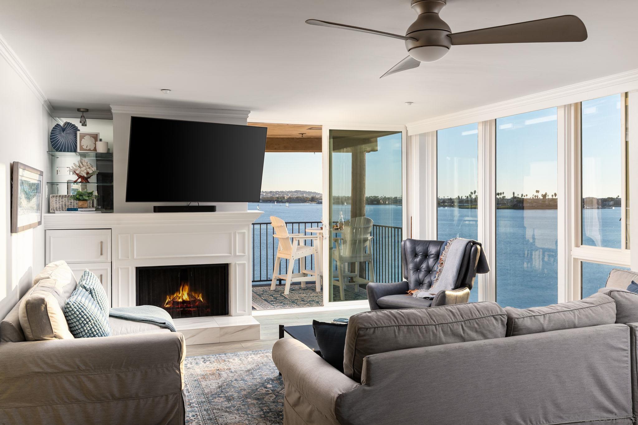 Detail Gallery Image 19 of 44 For 1221  Parker Pl  21, San Diego,  CA 92109 - 2 Beds | 3 Baths