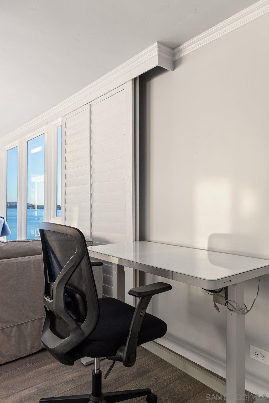 Detail Gallery Image 21 of 44 For 1221  Parker Pl  21, San Diego,  CA 92109 - 2 Beds | 3 Baths