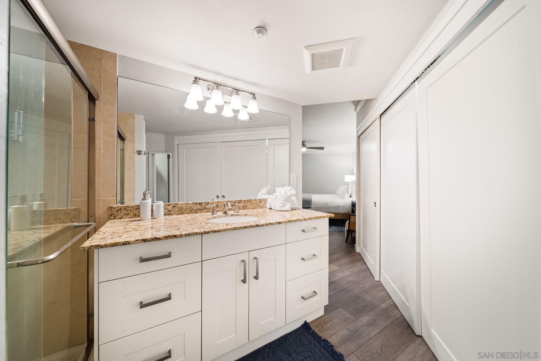 Detail Gallery Image 29 of 44 For 1221  Parker Pl  21, San Diego,  CA 92109 - 2 Beds | 3 Baths