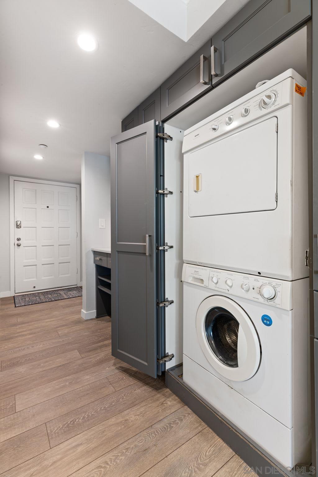 Detail Gallery Image 33 of 44 For 1221  Parker Pl  21, San Diego,  CA 92109 - 2 Beds | 3 Baths