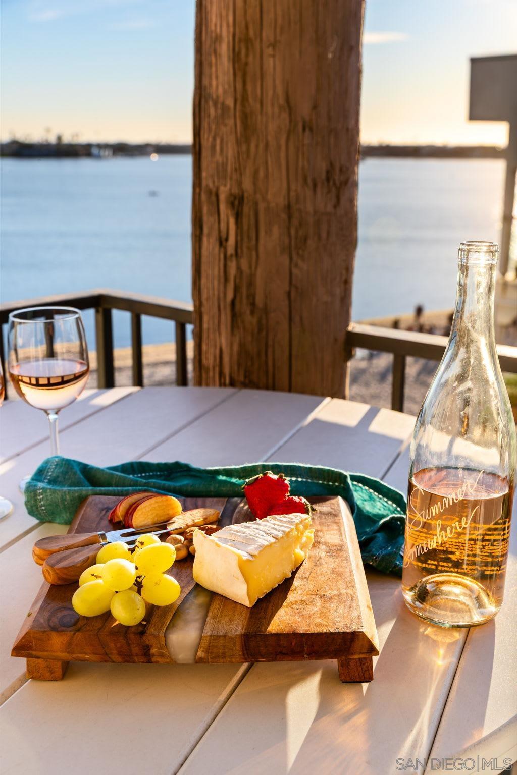 Detail Gallery Image 37 of 44 For 1221  Parker Pl  21, San Diego,  CA 92109 - 2 Beds | 3 Baths