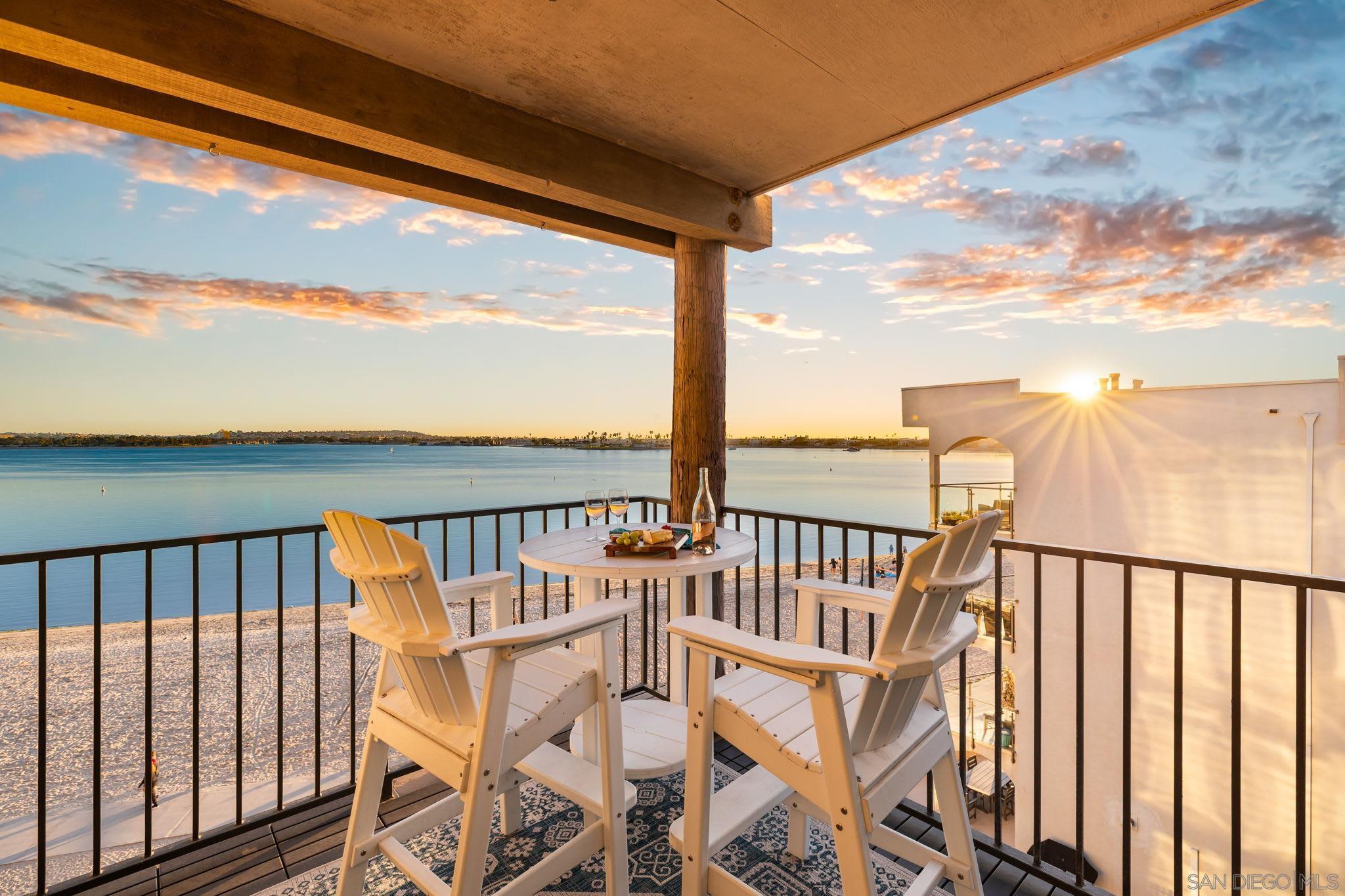 Detail Gallery Image 44 of 44 For 1221  Parker Pl  21, San Diego,  CA 92109 - 2 Beds | 3 Baths