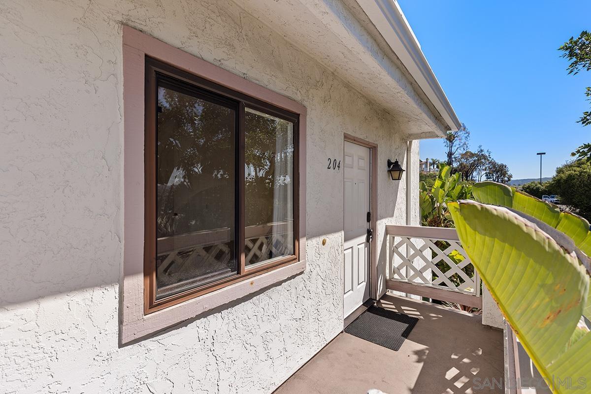 Detail Gallery Image 6 of 38 For 13262  Salmon River Rd  204, San Diego,  CA 92129 - 2 Beds | 2 Baths