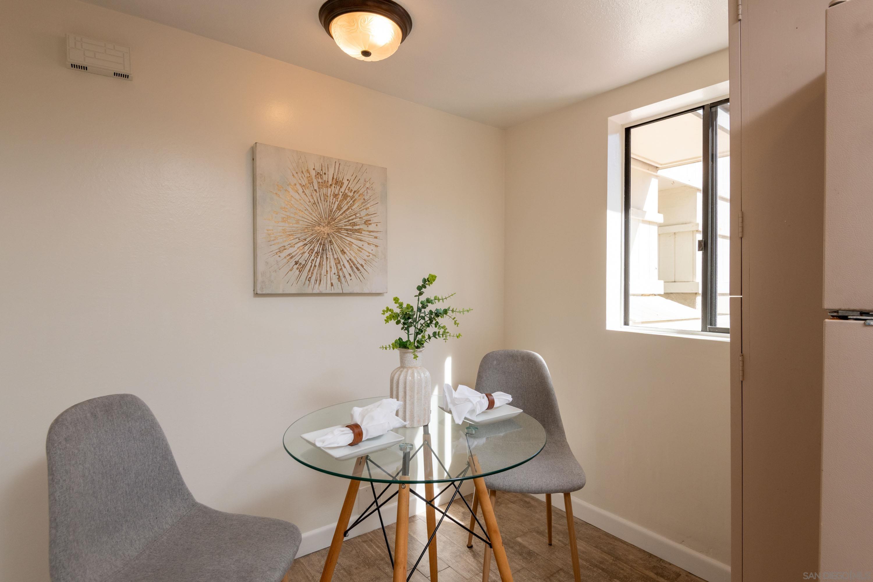 Detail Gallery Image 13 of 45 For 7975  Caminito Del Cid, La Jolla,  CA 92037 - 3 Beds | 3 Baths