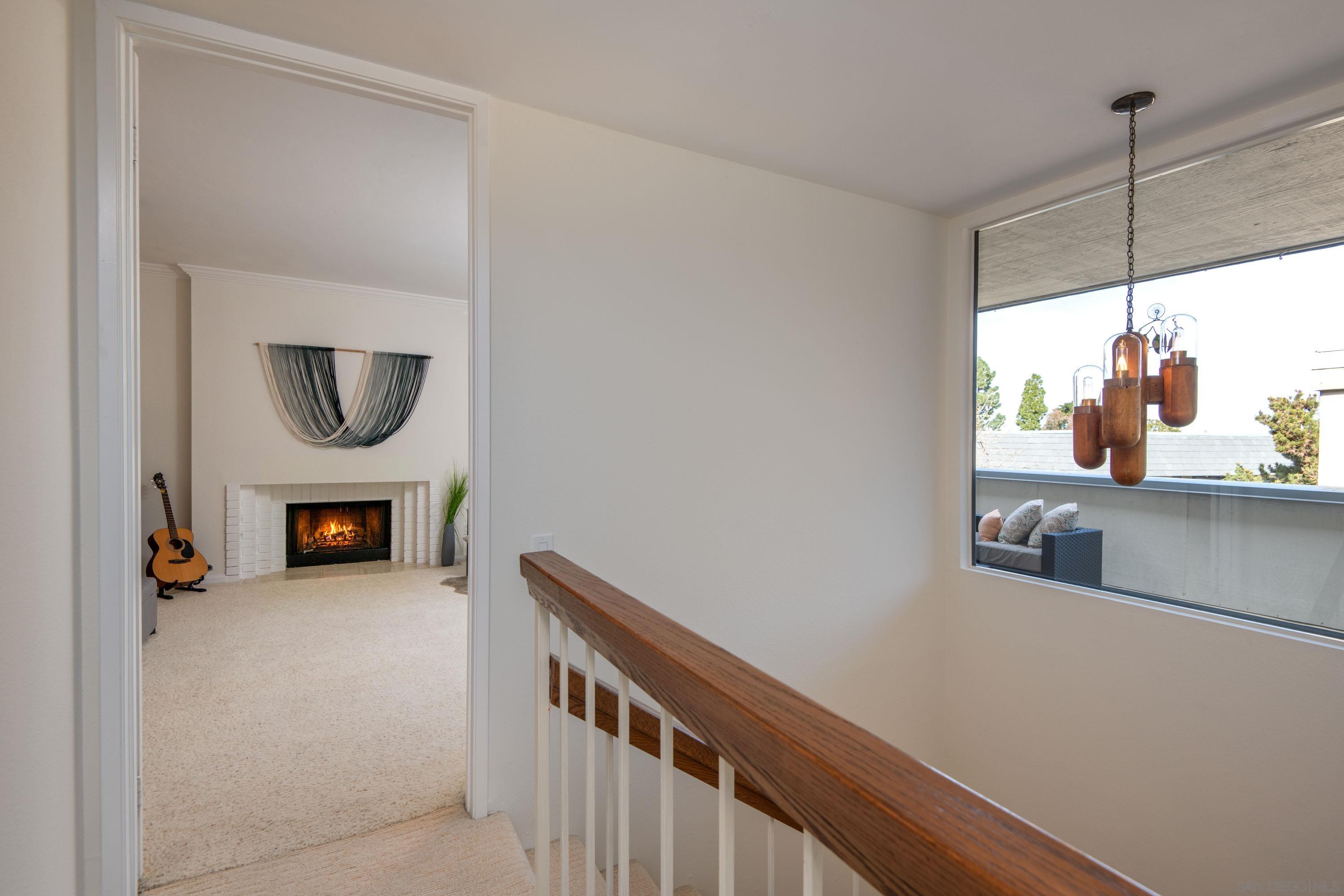 Detail Gallery Image 17 of 45 For 7975  Caminito Del Cid, La Jolla,  CA 92037 - 3 Beds | 3 Baths