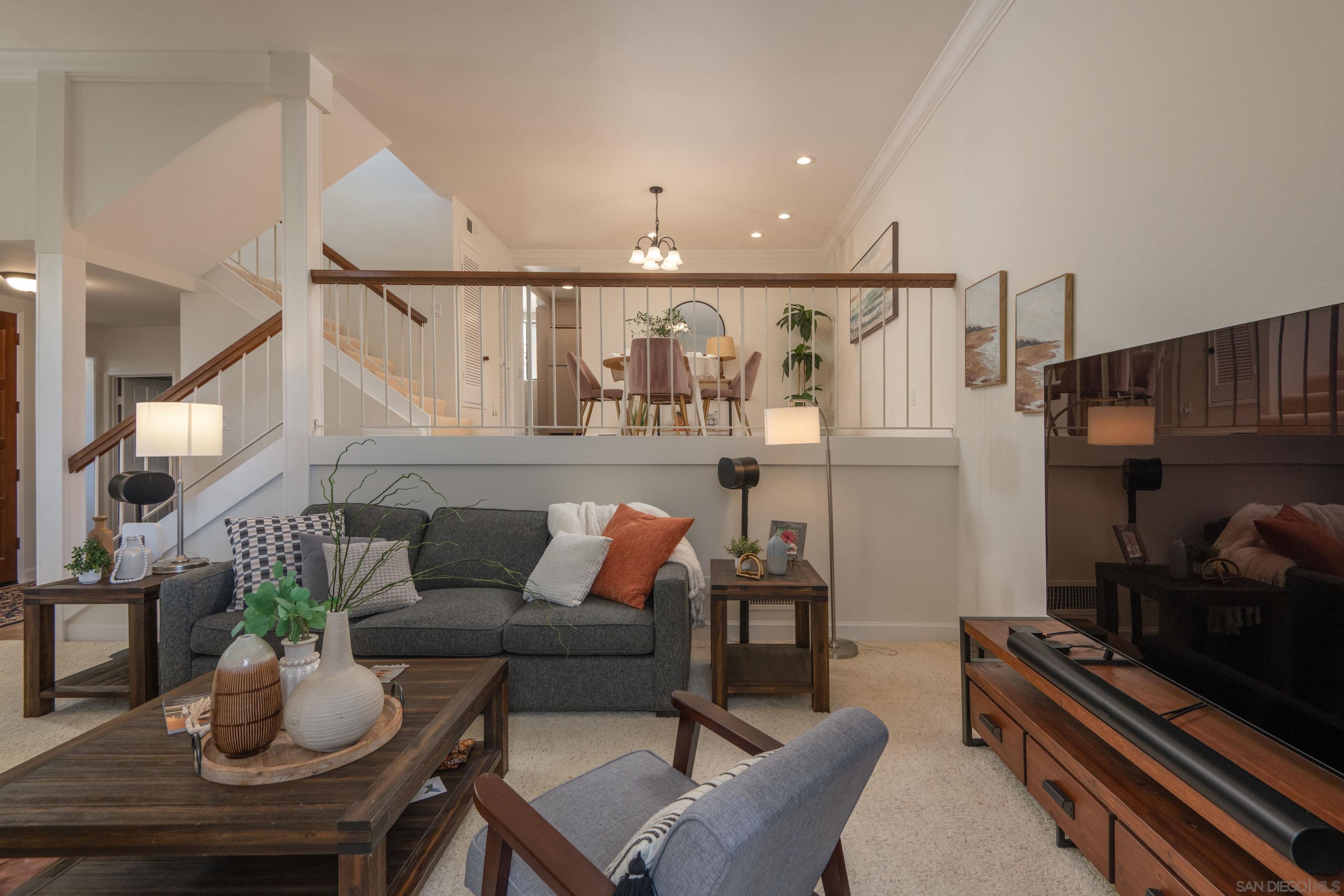 Detail Gallery Image 8 of 45 For 7975  Caminito Del Cid, La Jolla,  CA 92037 - 3 Beds | 3 Baths