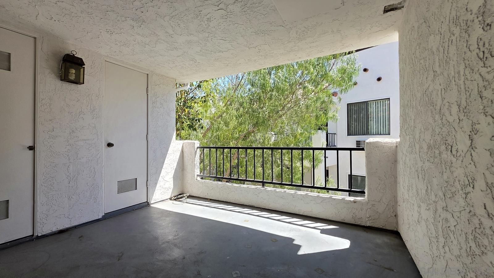 Detail Gallery Image 11 of 24 For 8451  Westmore  112, San Diego,  CA 92126 - 2 Beds | 2 Baths