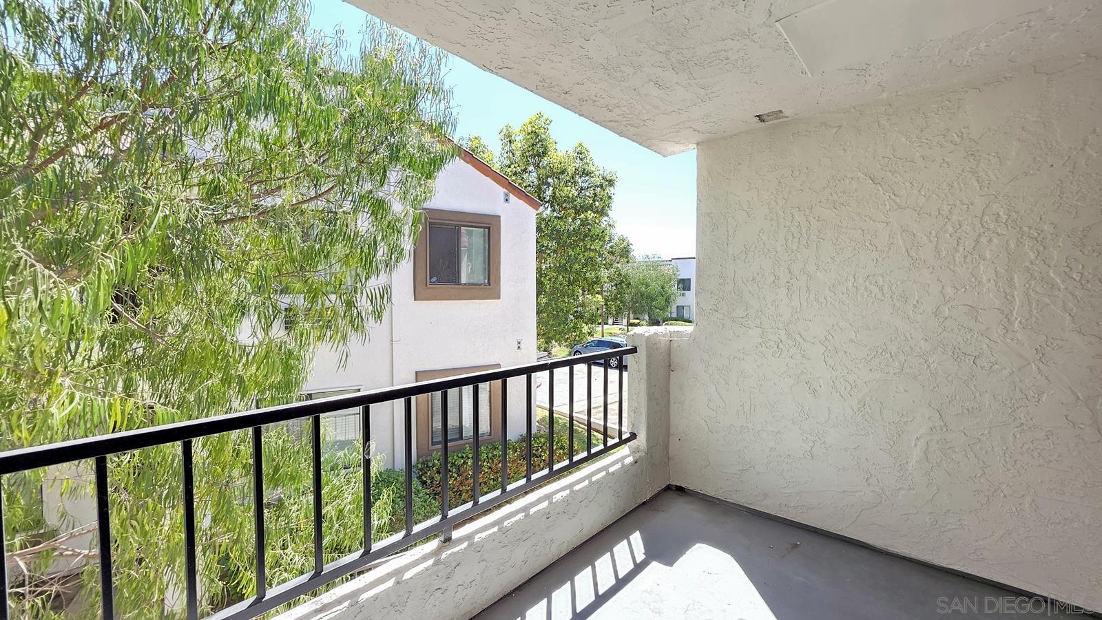 Detail Gallery Image 12 of 24 For 8451  Westmore  112, San Diego,  CA 92126 - 2 Beds | 2 Baths