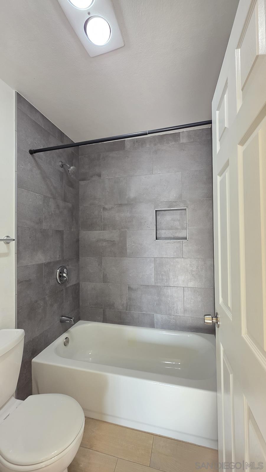 Detail Gallery Image 17 of 24 For 8451  Westmore  112, San Diego,  CA 92126 - 2 Beds | 2 Baths