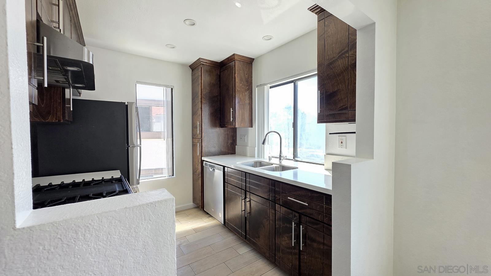 Detail Gallery Image 8 of 24 For 8451  Westmore  112, San Diego,  CA 92126 - 2 Beds | 2 Baths