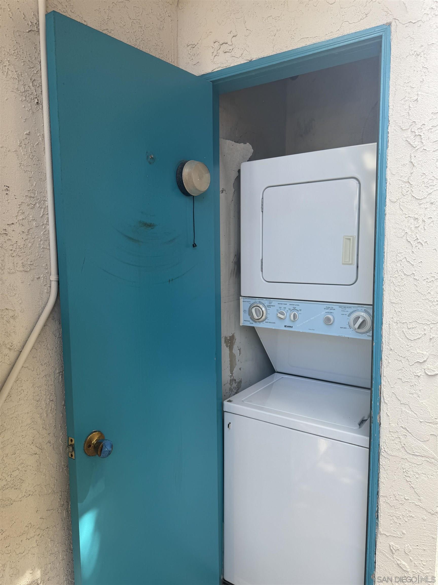 Detail Gallery Image 13 of 14 For 4617  Kensington Dr. #2, San Diego,  CA 92116 - 2 Beds | 2 Baths