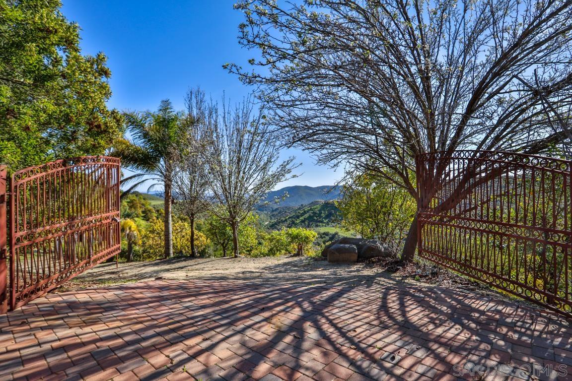 Detail Gallery Image 2 of 33 For , Temecula,  CA 92590 - – Beds | – Baths