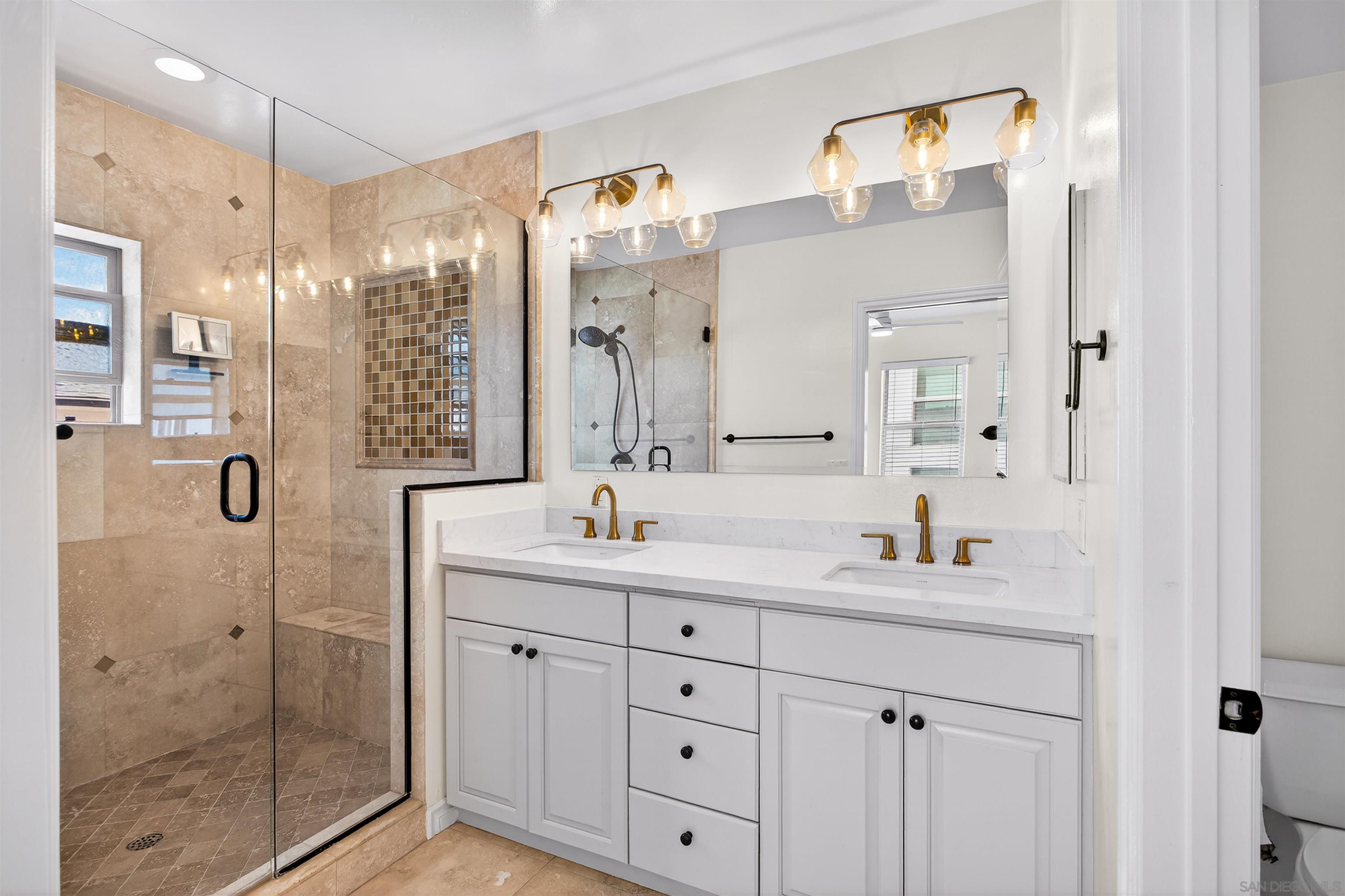 Detail Gallery Image 20 of 36 For 381  Bonair, La Jolla,  CA 92037 - 3 Beds | 2/1 Baths