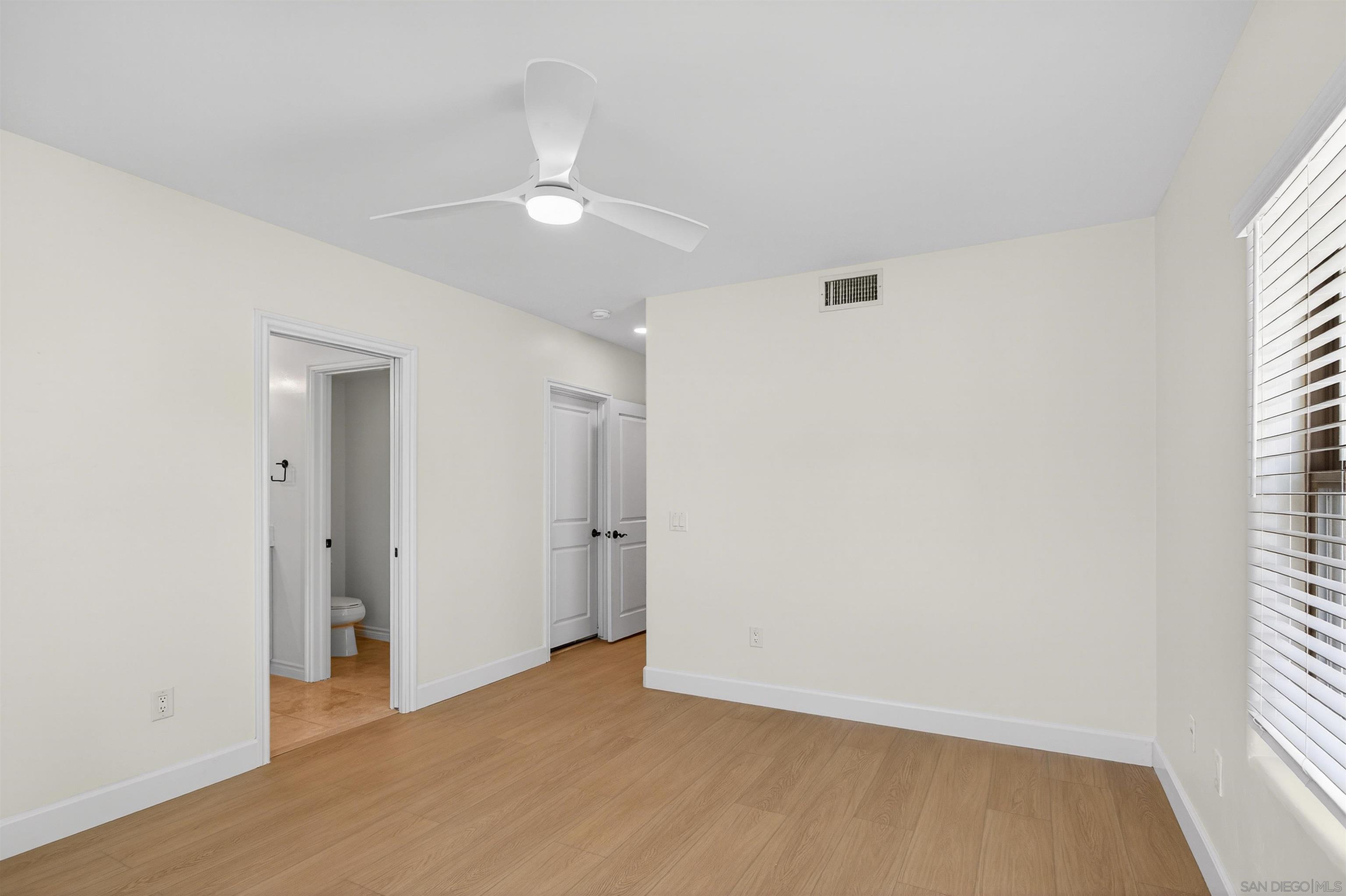 Detail Gallery Image 23 of 36 For 381  Bonair, La Jolla,  CA 92037 - 3 Beds | 2/1 Baths