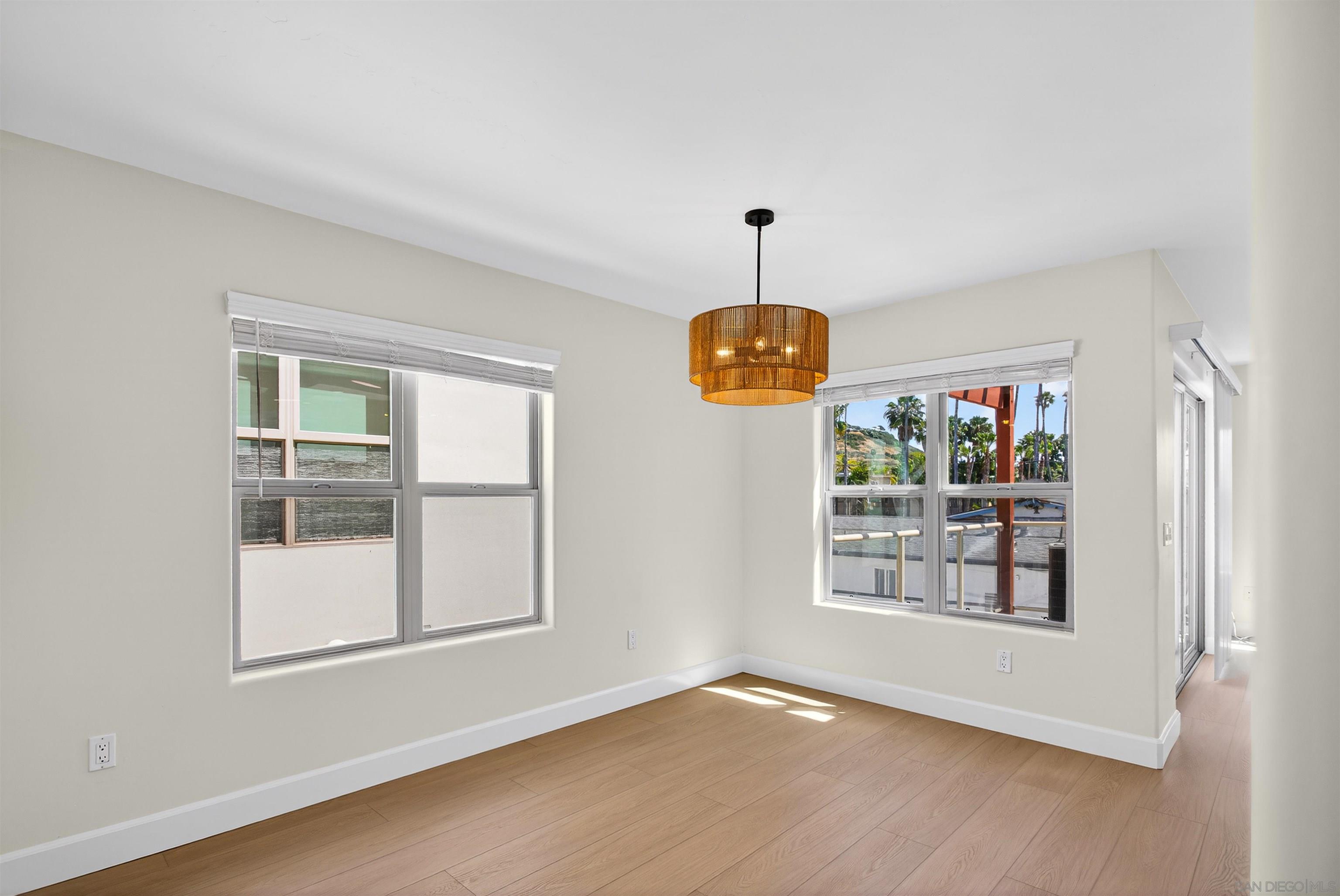 Detail Gallery Image 6 of 36 For 381  Bonair, La Jolla,  CA 92037 - 3 Beds | 2/1 Baths