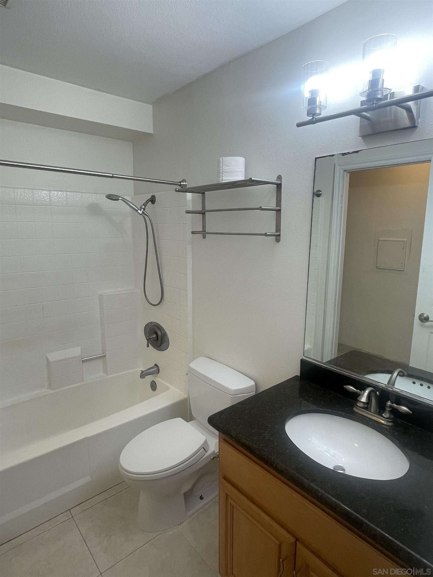 Detail Gallery Image 15 of 22 For 9949  Erma Rd.  106, San Diego,  CA 92131 - 2 Beds | 2 Baths