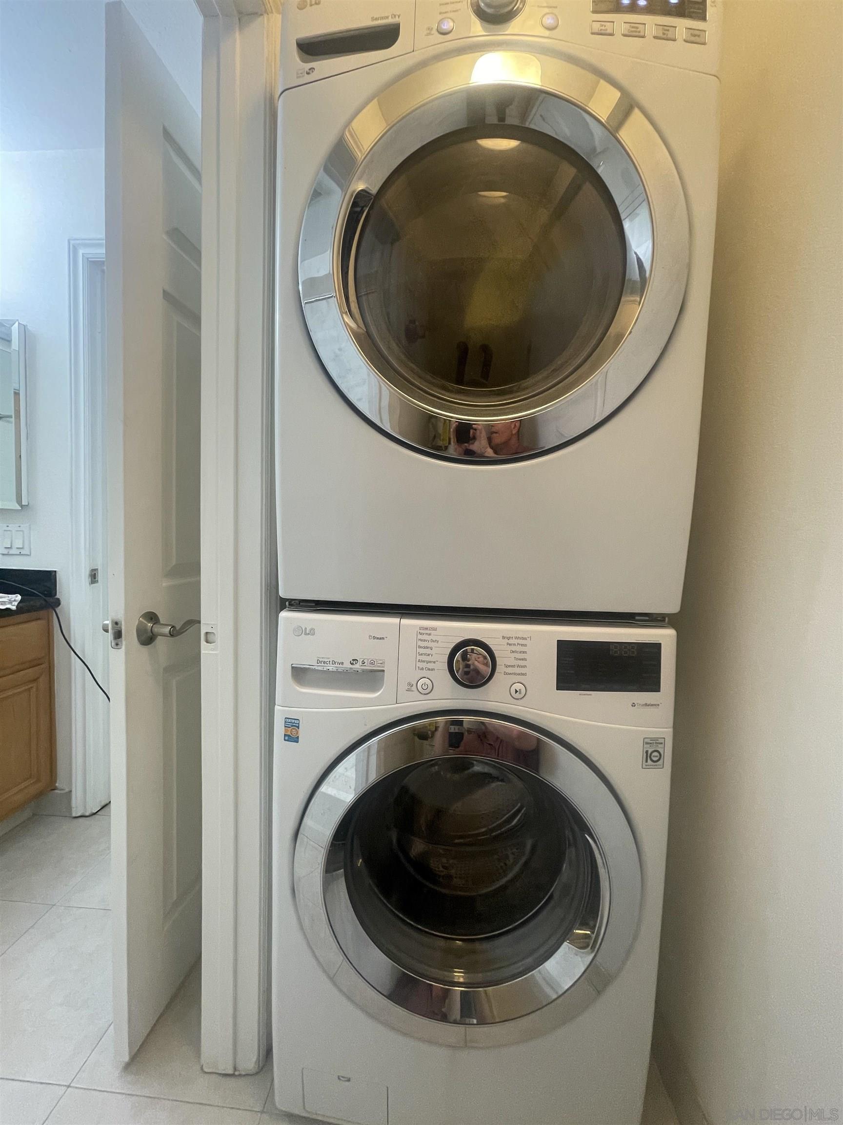 Detail Gallery Image 16 of 22 For 9949  Erma Rd.  106, San Diego,  CA 92131 - 2 Beds | 2 Baths