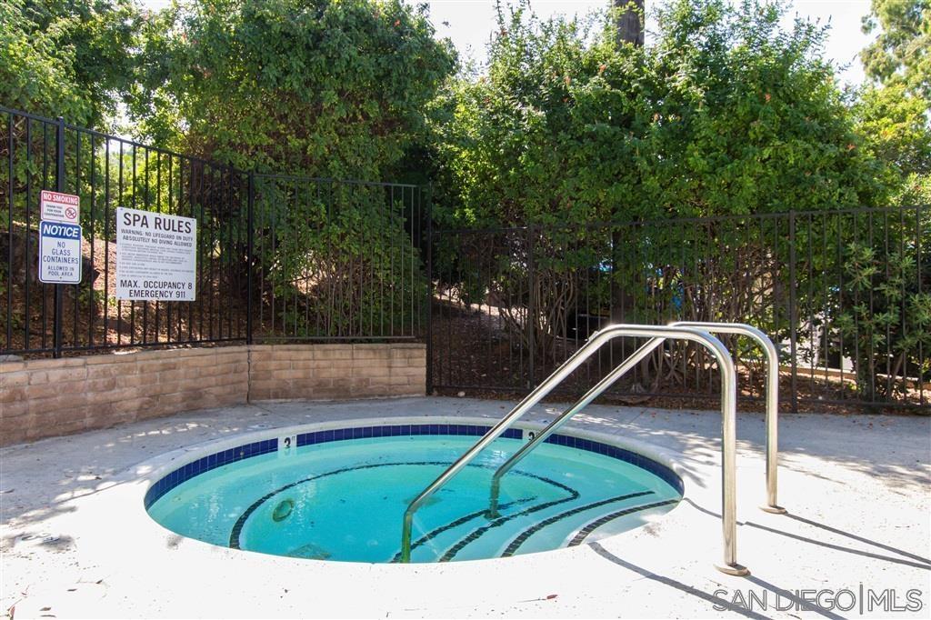 Detail Gallery Image 21 of 22 For 9949  Erma Rd.  106, San Diego,  CA 92131 - 2 Beds | 2 Baths