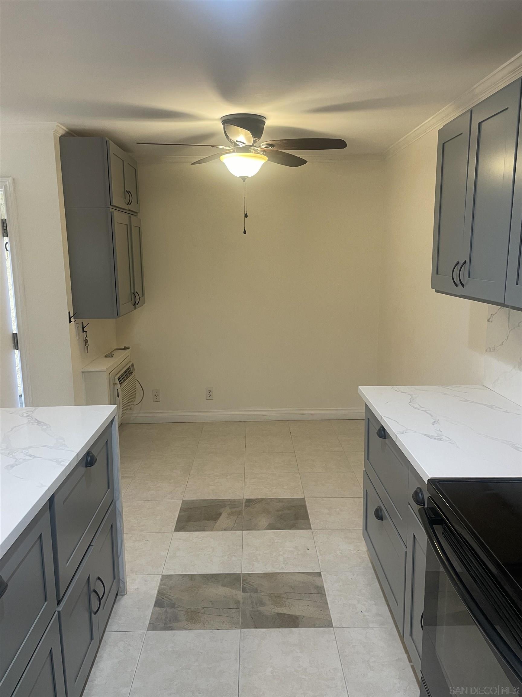 Detail Gallery Image 5 of 22 For 9949  Erma Rd.  106, San Diego,  CA 92131 - 2 Beds | 2 Baths