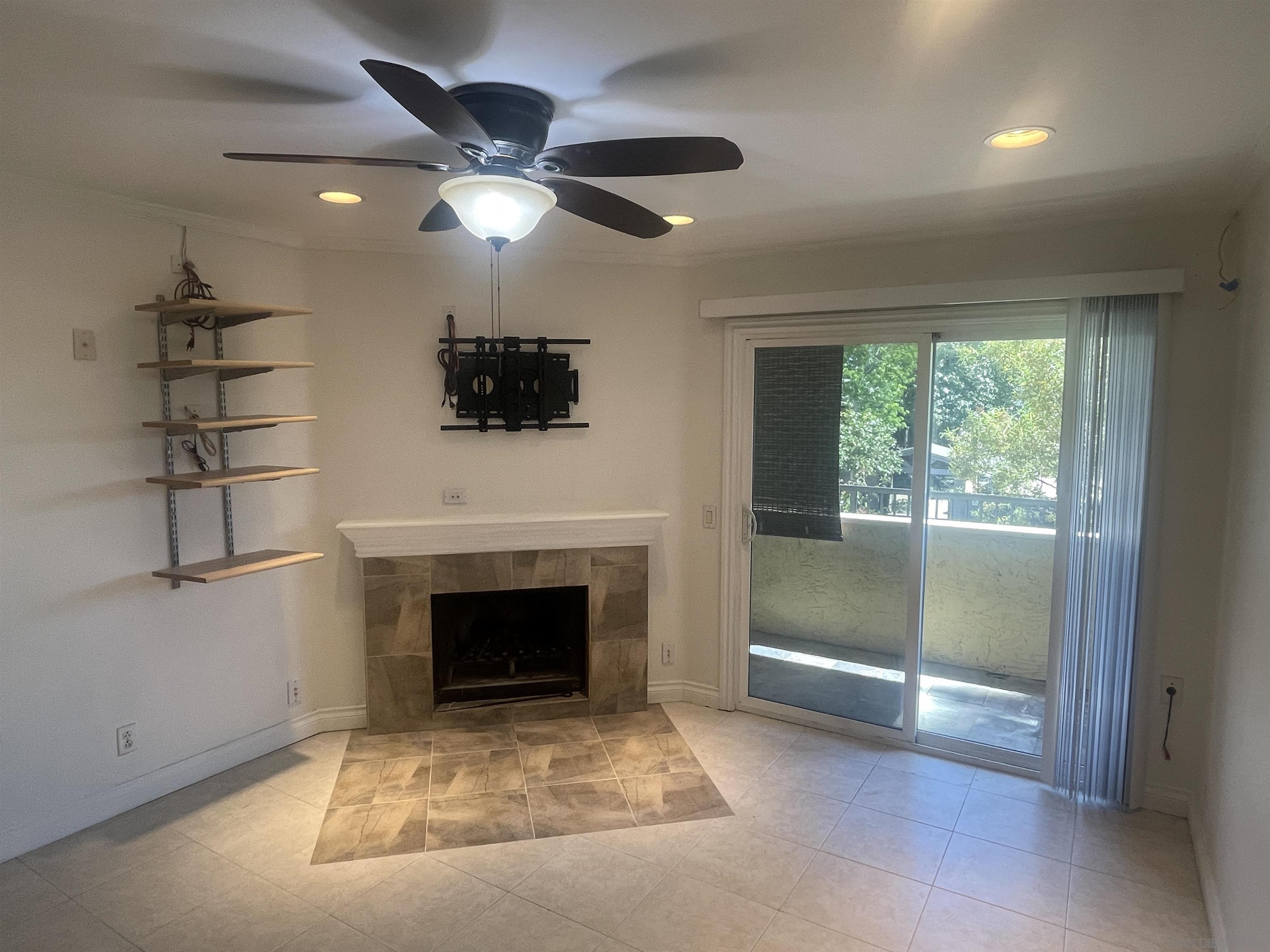 Detail Gallery Image 8 of 22 For 9949  Erma Rd.  106, San Diego,  CA 92131 - 2 Beds | 2 Baths