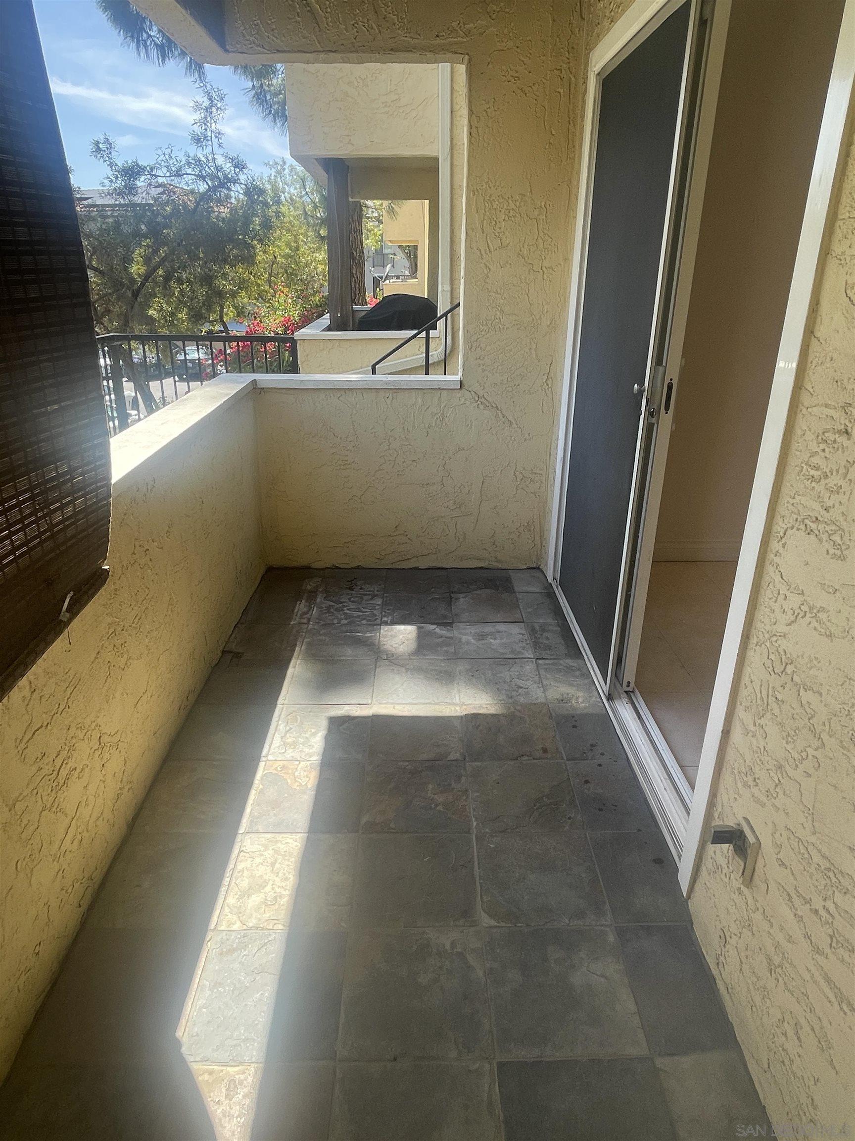 Detail Gallery Image 10 of 22 For 9949  Erma Rd.  106, San Diego,  CA 92131 - 2 Beds | 2 Baths