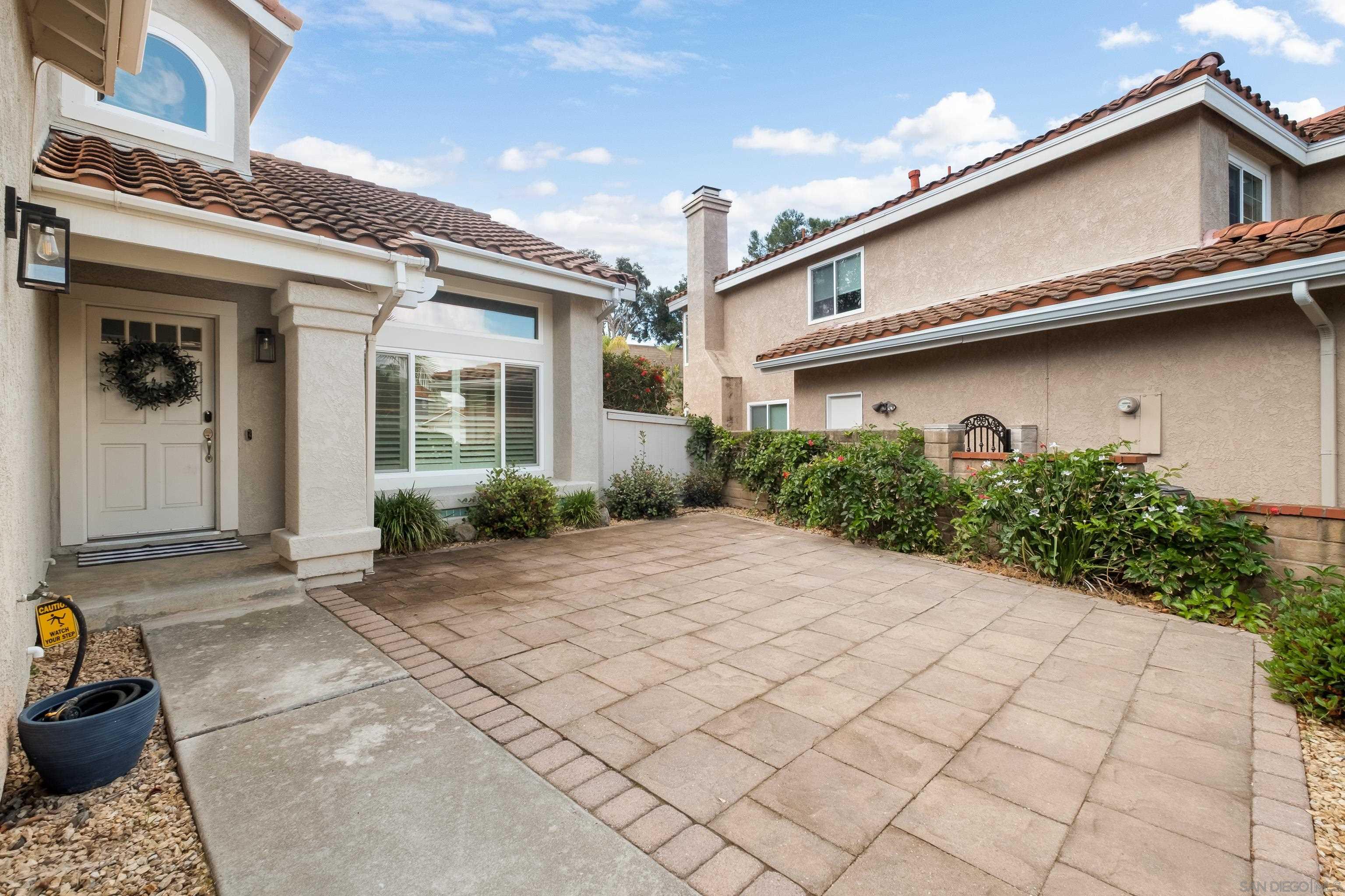 Detail Gallery Image 2 of 44 For 1865  Ithaca Dr, Vista,  CA 92081 - 3 Beds | 2/1 Baths