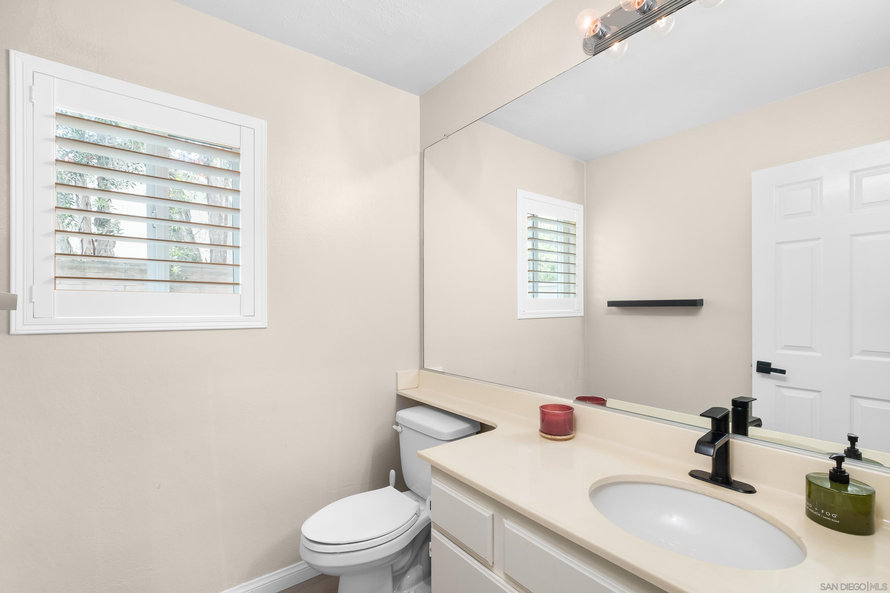 Detail Gallery Image 14 of 44 For 1865  Ithaca Dr, Vista,  CA 92081 - 3 Beds | 2/1 Baths