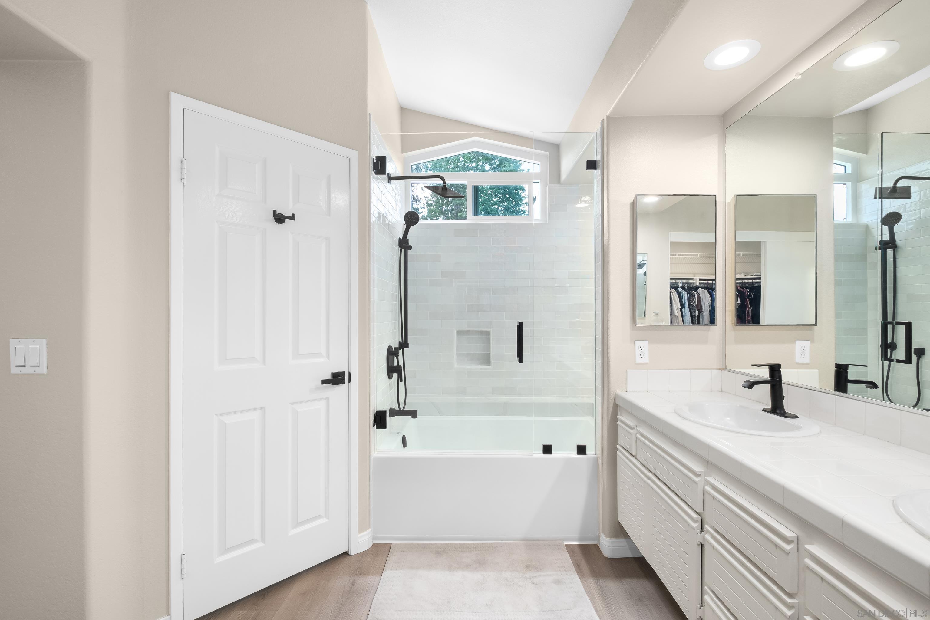 Detail Gallery Image 23 of 44 For 1865  Ithaca Dr, Vista,  CA 92081 - 3 Beds | 2/1 Baths