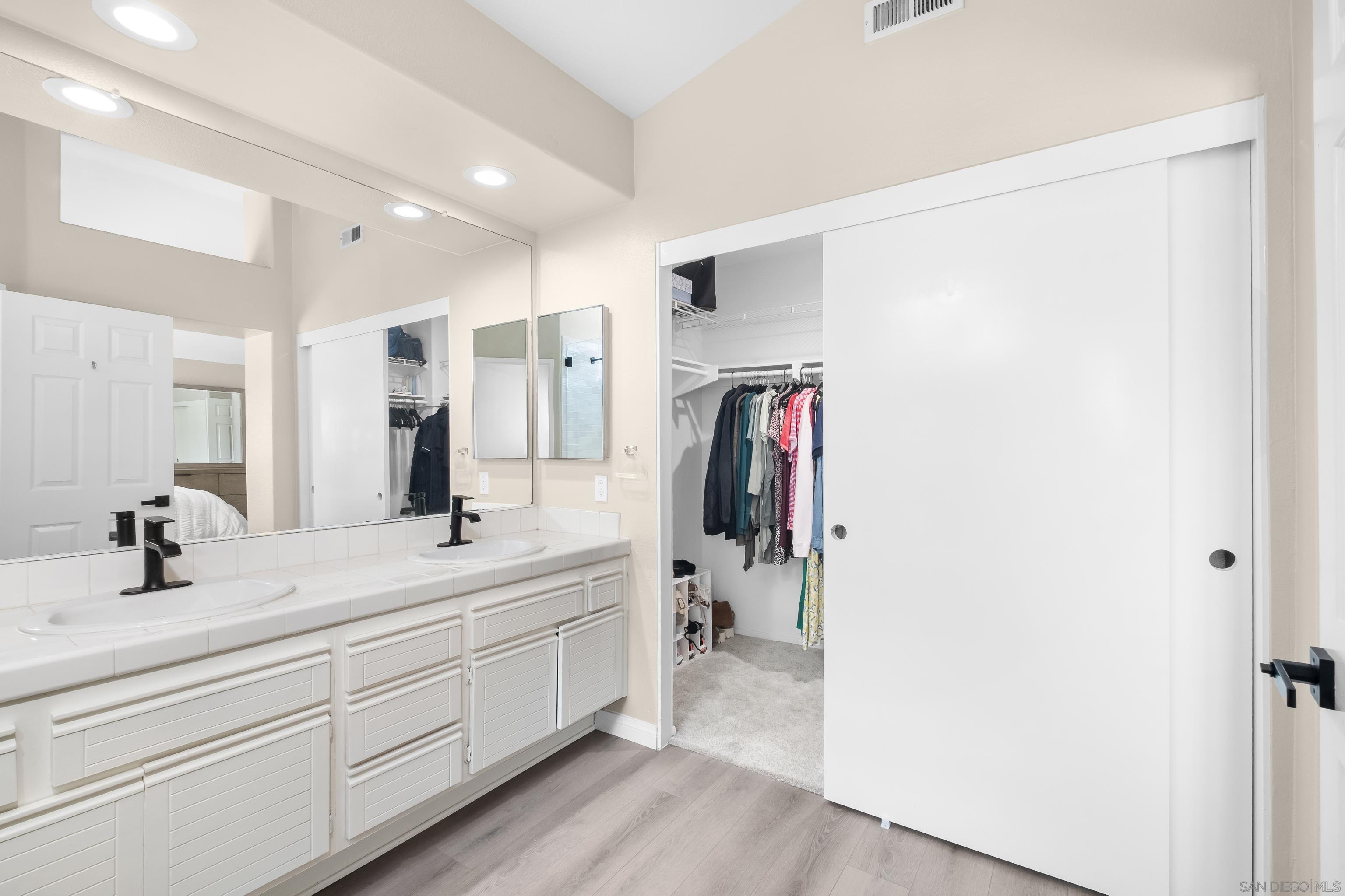 Detail Gallery Image 24 of 44 For 1865  Ithaca Dr, Vista,  CA 92081 - 3 Beds | 2/1 Baths