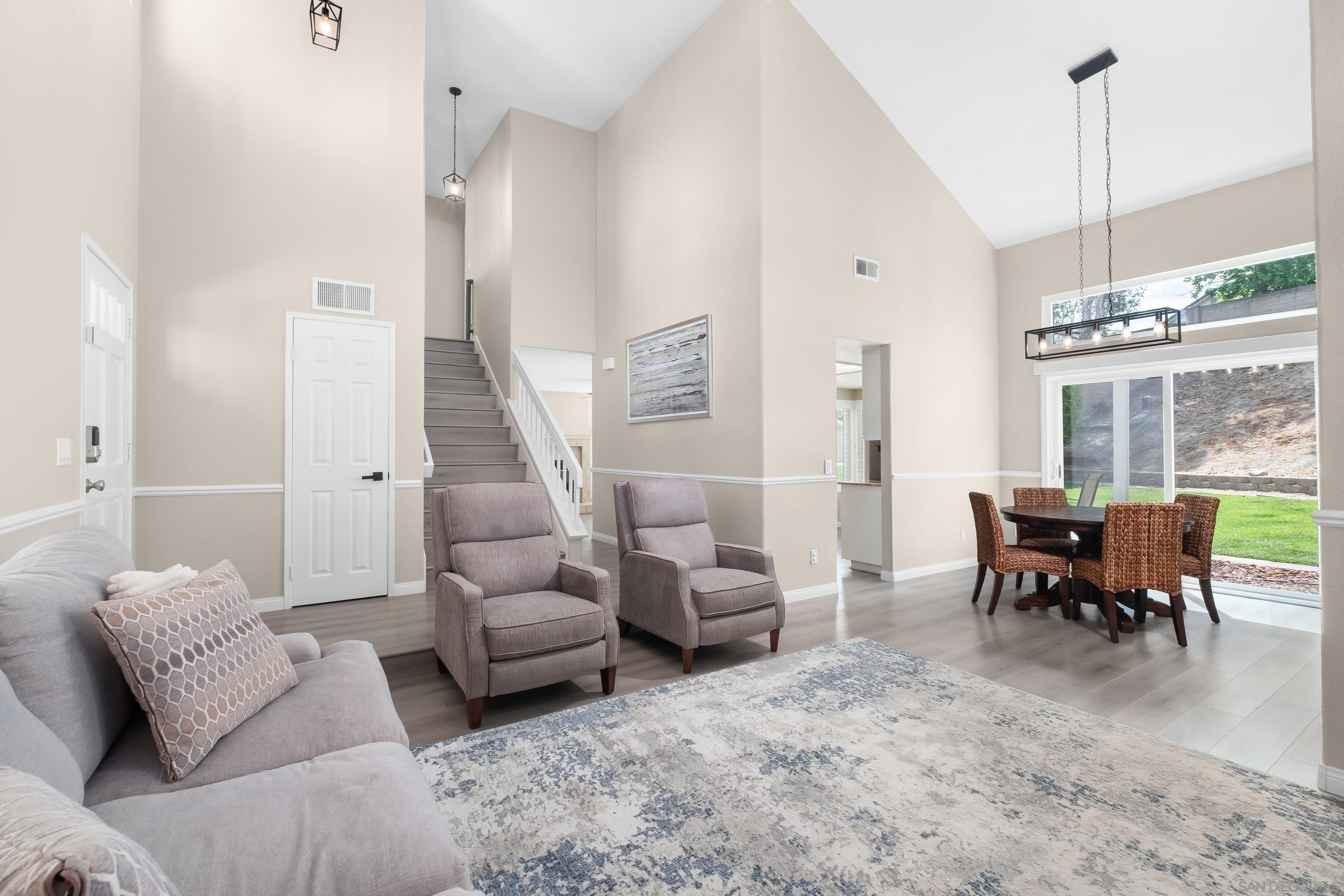 Detail Gallery Image 4 of 44 For 1865  Ithaca Dr, Vista,  CA 92081 - 3 Beds | 2/1 Baths